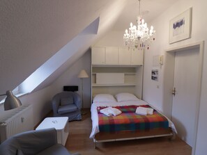 1 bedroom, travel cot, WiFi, bed sheets