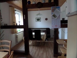 Unclassified image, 3 of 8, button