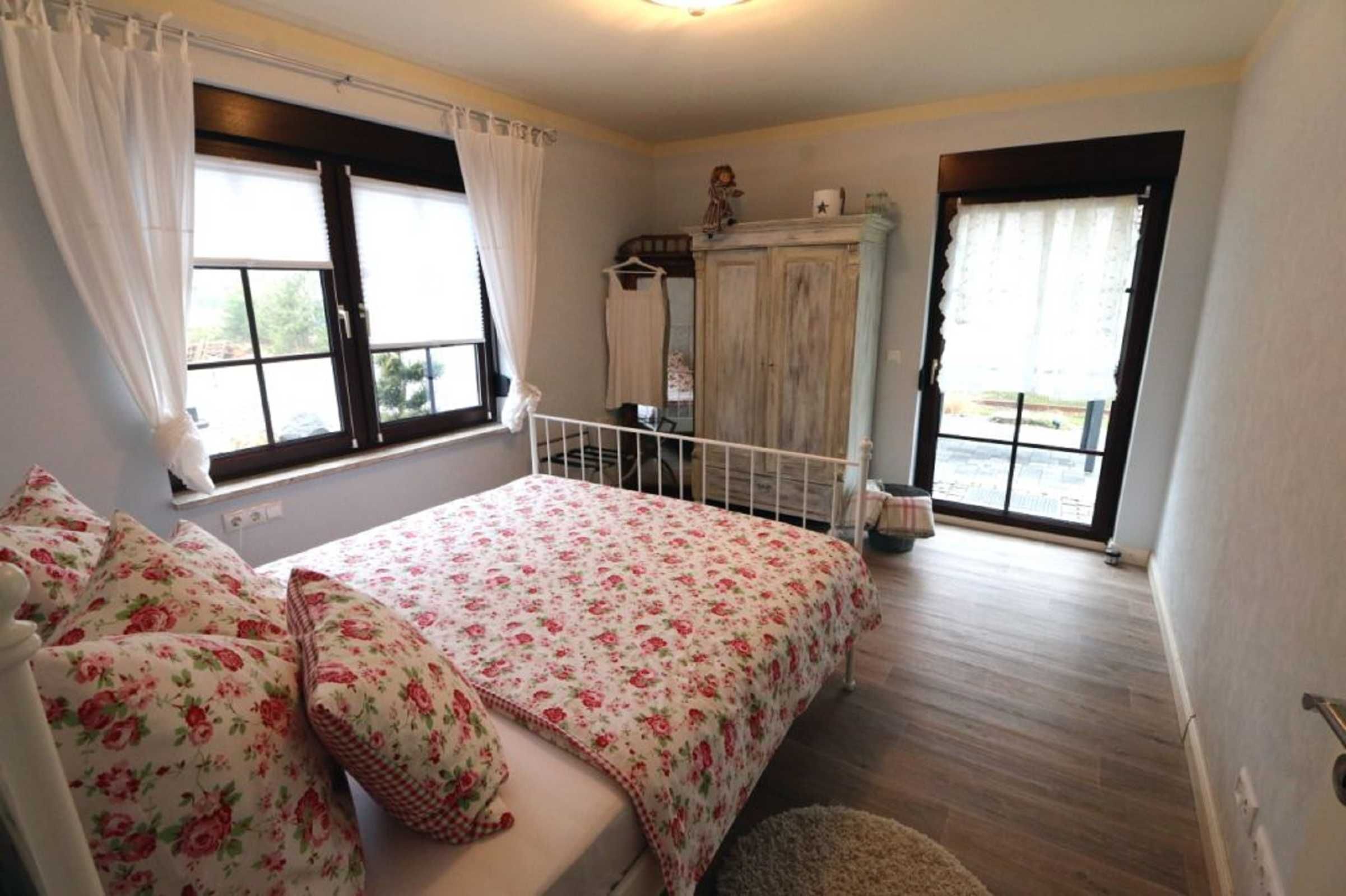 2 bedrooms, travel crib, WiFi, bed sheets