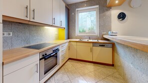 Refrigerador, microondas, horno y lavavajillas 