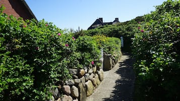 Deluxe Apartment, Private Bathroom | Garden