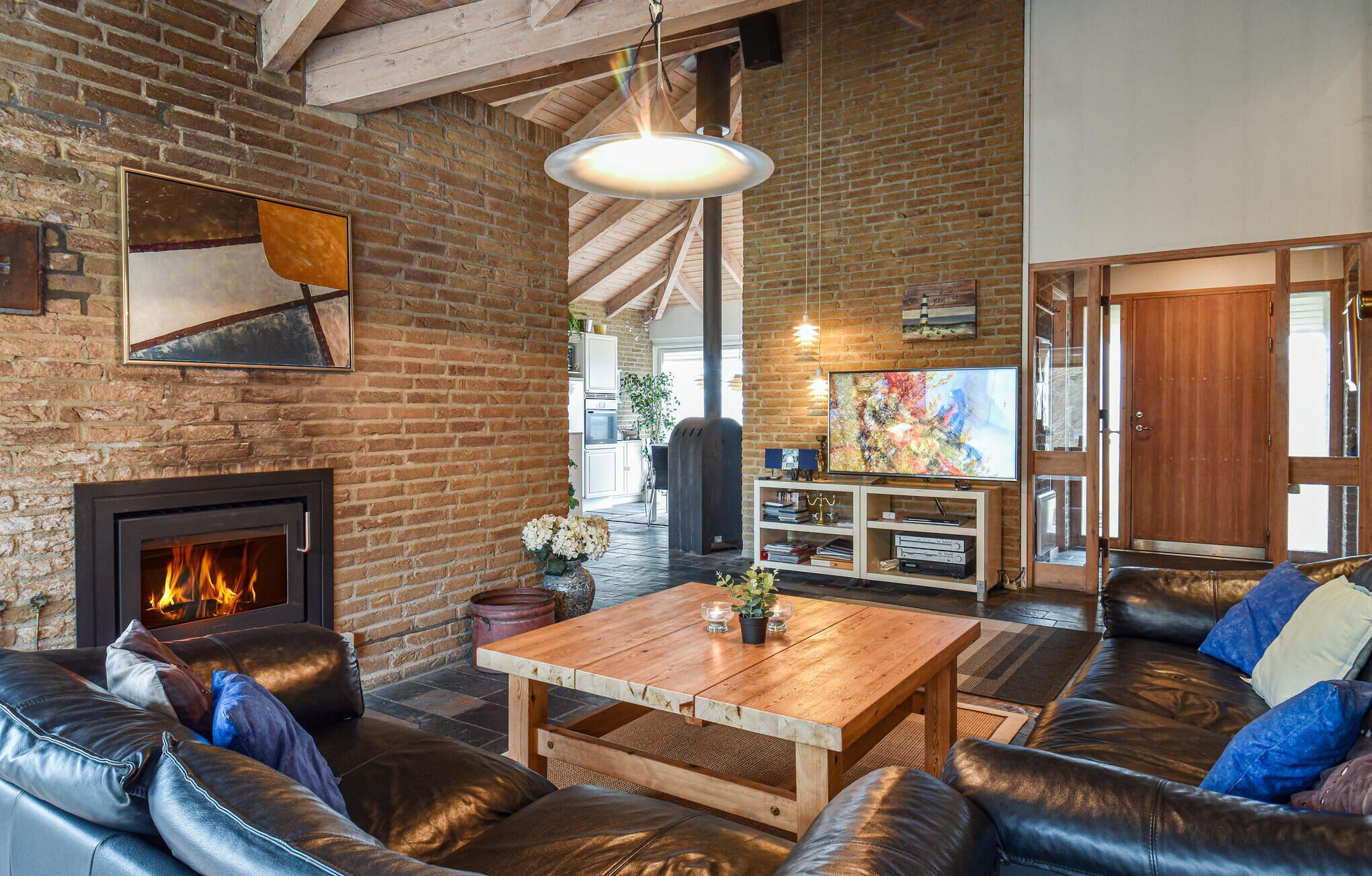 TV, fireplace, DVD player