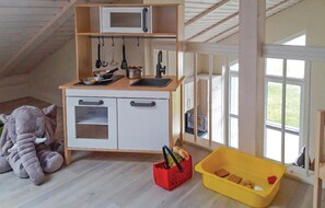 Fridge, stovetop, dishwasher, coffee/tea maker - Amazing home in Dagebüll with WiFi (Dagebüll)