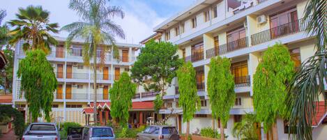 Free self parking, free valet parking