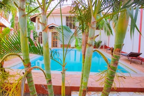 Indoor pool, outdoor pool - Kilimanjaro Crane Hotel (Moshi)