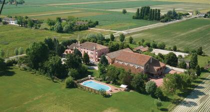 2 huonetta majoitus Pontecchio napa. (RO)