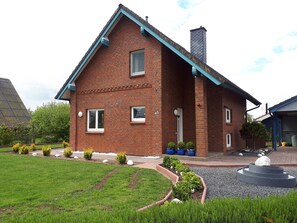 Unclassified image, 3 of 21, button