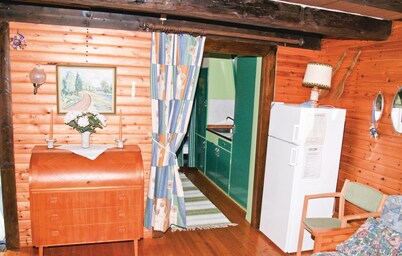 Cozy home in Lakene with house sea view