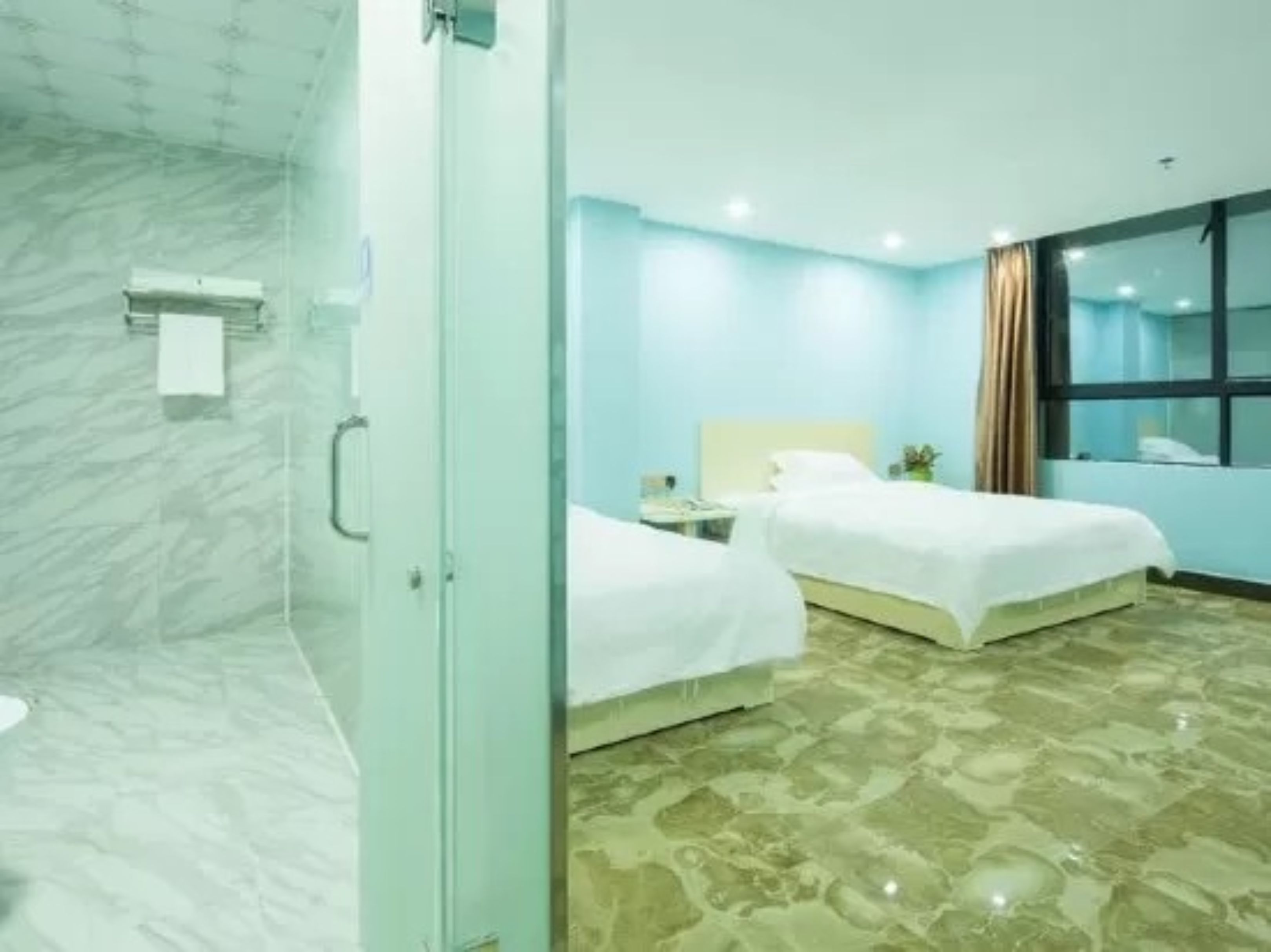 standard twin room | desk, blackout curtains, free wifi