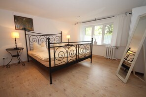 2 chambres, lit parapluie, Wi-Fi, draps fournis