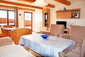 Unclassified image, 3 of 20, button