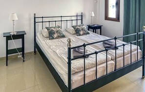 3 Schlafzimmer, Reisekinderbett, kostenloses WLAN, Bettwäsche