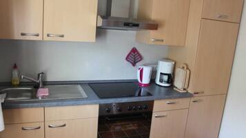 Kühlschrank, Mikrowelle, Ofen