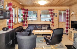 Fernseher, Kamin, Tischtennisplatte, Stereoanlage