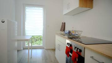 Fridge, microwave, oven, coffee/tea maker