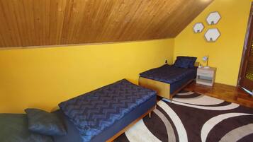 3 habitaciones, cuna de viaje y acceso a internet