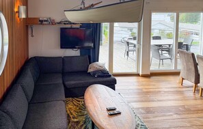 TV, fireplace, DVD player - 1 bedroom amazing home in Månsarp (Månsarp)