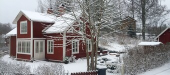 Semesterhus i Lönneberga vid floden nära Vimmerby upp till 10 personer - Haus Oskarslund