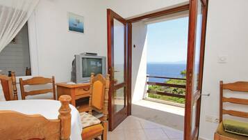 7 bedrooms, free WiFi, bed sheets