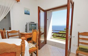 7 عدّة غرف نوم وواي فاي مجانًا وملاءات أسرّة