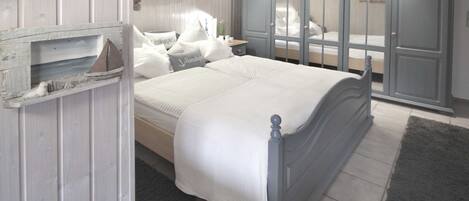 2 bedrooms, in-room safe, travel crib, WiFi