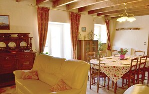 TV, DVD player, table tennis - Beautiful home in Clohars Carnoet (Clohars Carnoet)