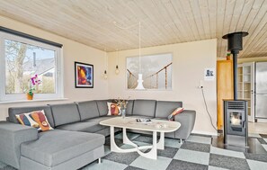 TV, fireplace, DVD player - Stunning home in Haderslev with WiFi (Haderslev)