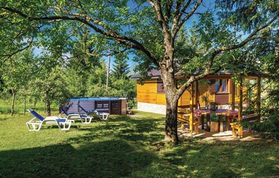 2 bedroom nice home in Trosmarija