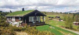 Mysigt hem i Kvam med hus havsutsikt