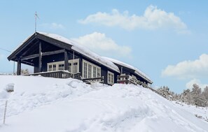 Unclassified image, 5 of 18, button