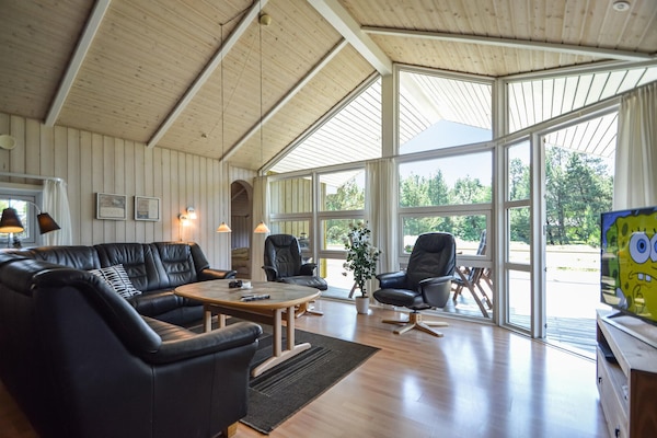 TV, caminetto, lettore DVD