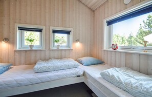 3 bedrooms, travel cot, free WiFi