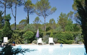 Pool - 1 bedroom amazing apartment in Lorgues (Lorgues)