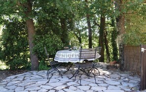 Outdoor dining - 1 bedroom amazing apartment in Lorgues (Lorgues)