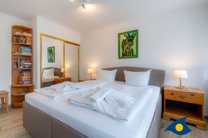 1 chambre, lit parapluie, Wi-Fi, draps fournis