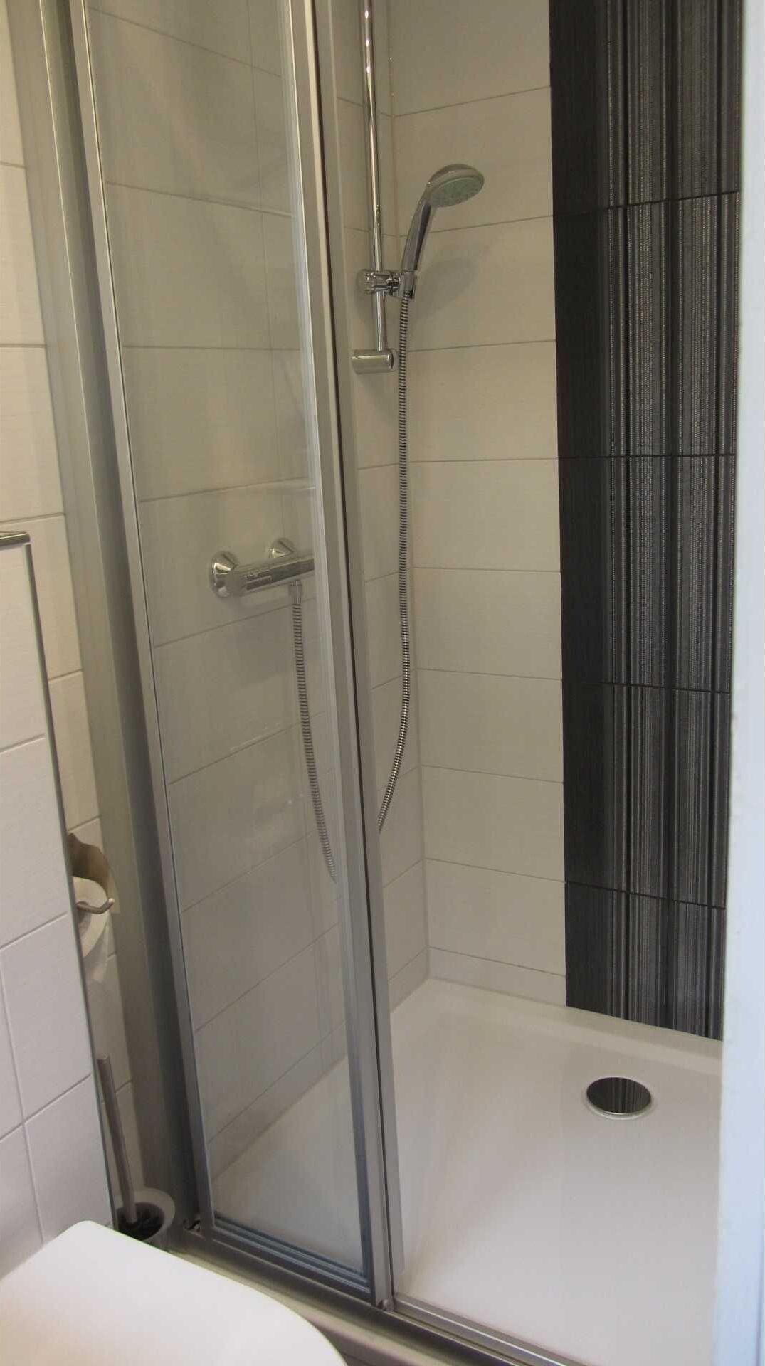 Dusche, Seife, Toilettenpapier