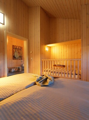 5 soveværelser, pengeskab på værelset, weekendseng, Wi-Fi