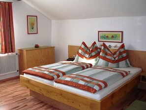 1 bedroom, in-room safe, desk, travel cot - Apartment Lake View 2. Stock - Pension Winter Am Irrsee 4 Edelweiss (Guggenberg)