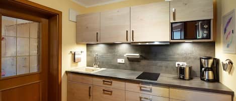 Réfrigérateur, micro-ondes