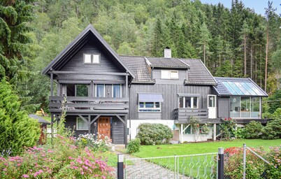 3 bedroom lovely home in Fjæra