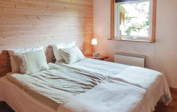 3 bedrooms, travel crib, free WiFi