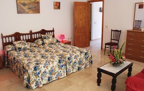 4 bedrooms, iron/ironing board, travel cot, free WiFi