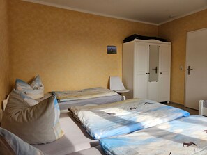 1 Schlafzimmer, Reisekinderbett, WLAN, Bettwäsche