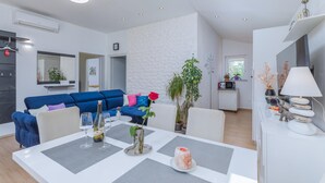 Uklassifisert bilde, 2 av 33, knapp