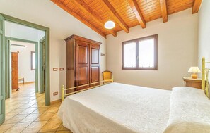 3 bedrooms, travel cot, free WiFi