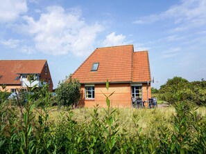 Unclassified image, 5 of 15, button