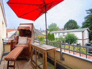 Unclassified image, 5 of 26, button