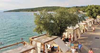 Holiday apartment with balcony and sea view