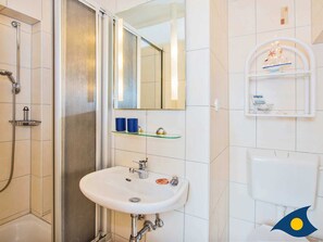 Douche, serviettes fournies