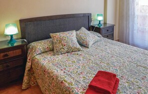 3 bedrooms, free WiFi, bed sheets